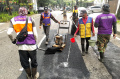 penambalan-jalan-rusak-di-kota-bandung_20220104_185307.jpg