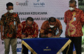 penandatanganan-pks-penyaluran-kredit-umkm-channeling-bank-bjb-d_20220225_091255.jpg