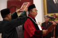 Pengucapan Sumpah Hakim MK Asrul Sani
