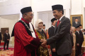 Pengucapan Sumpah Hakim MK Asrul Sani