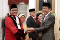pengucapan-sumpah-jabatan-hakim-konstitusi-ridwan-mansyur_20231208_160010.jpg