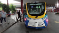 Pengunjung Mal QBig Antri Untuk Naik Mobil Listrik Tanpa Sopir