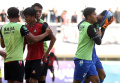 penjaga-gawang-sada-sumut-fc-tutup-muka_20240116_235632.jpg