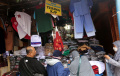 Penjual Baju Seragam Sekolah di Pasar Jatinegara Diserbu Pembeli