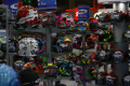 penjual-helm-di-pameran-jakarta-fair-2022_20220618_082551.jpg
