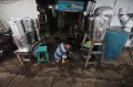 penjual-perabotan-di-cawang-kompor-bertahan-di-tengah-pandemi_20201127_012623.jpg