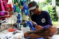 Penjual Terompet Tahun Baru