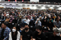Penonton Konser Westlife di Surabaya
