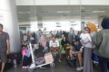 Penumpang di Bandara APT Pranoto Menumpuk