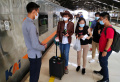 Penumpang Kereta Api di Stasiun Bandung Jelang Nataru
