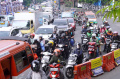 penyempitan-jalan-timbulkan-kemacetan-di-jalan-pasirkaliki_20240521_201629.jpg