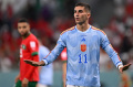 penyerang-spanyol-ferran-torres-memberi-isyarat_20221206_232219.jpg