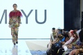 Peragaan busana Batik dan Tenun oleh desainer Etnura