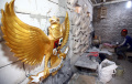 Perajin Patung Burung Garuda Kebanjiran Order 