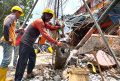 perbaikan-tiang-listriktlp-yang-hancur-diseruduk-truk-galon_20220204_001229.jpg