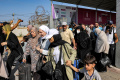 perbatasan-rafah-mesir-akhirnya-dibuka-warga-gaza-mengungsi_20231102_072313.jpg