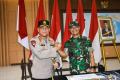 perdana-pangdam-xvipattimura-kunjungi-mapolda-maluku_20220111_104628.jpg