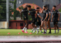 Persebaya Surabaya Latihan Fisik dan Strategi