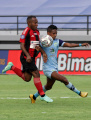 persipura-jayapura-vs-persela-lamongan-imbang-skor-1-1_20220107_135510.jpg