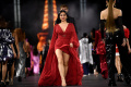 Pesona Ariel Tatum di Gelaran Paris Fashion Week