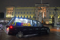 Peti Jenazah Ratu Elizabeth II Dibawa ke Istana Buckingham