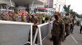 Petugas Gabungan Menertibkan Parkir Liar di Tangerang