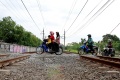 Pintu Perlintasan Kereta Api Ilegal