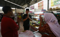 pj-bupati-bekasi-makan-siang-di-kantin-lingkungan-kantor_20220531_165837.jpg