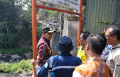 pj-wali-kota-malang-tinjau-warga-seberangi-sungai-brantas_20231004_145840.jpg