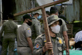 pol-pp-kota-semarang-tertibkan-pkl-di-jalan-simongan_20211004_132241.jpg