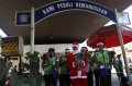 Polantas Bagikan Masker dan Bunga Sambut Natal