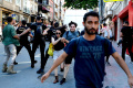 Polisi Bubarkan Parade Pride LGBT di Istanbul Turki