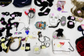 Polisi Kumpulkan Barang Korban Tewas Tragedi Halloween Itaewon