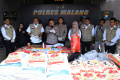 polres-malang-ungkap-kasus-pengemasan-ulang-beras-bulog_20240318_125112.jpg