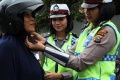 Polwan Cantik Gelar Operasi Simpatik di Pekanbaru
