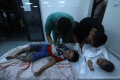 potret-perjuangan-tenaga-medis-di-rs-gaza_20231019_065343.jpg