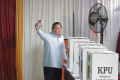 prabowo-subianto-gunakan-hak-pilih-pada-pemilu-2024_20240214_112044.jpg