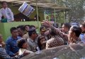 Presiden Jokowi Bagi-bagi Sembako di Kedoya