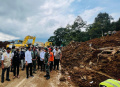 Presiden Jokowi Meninjau Langsung Lokasi Gempa Bumi Cianjur