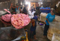 Produksi Kerupuk Blek di Pabrik Jaya Putra