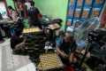 produksi-kue-kering-jelang-lebaran_20220413_164918.jpg
