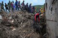 puluhan-orang-masih-hilang-akibat-longsor-di-venezuela_20221014_075431.jpg