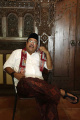 rano-karno-berpose-usai-wawancara-dengan-tribun-network_20240902_200419.jpg