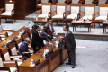 rapat-paripurna-pengesahan-ruu-pilkada-ditunda_20240822_111625.jpg