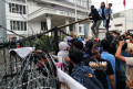 Ratusan Mahasiswa Bandung Kembali Geruduk DPRD Jabar
