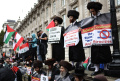 Ratusan Ribu Orang Bela Palestina di London