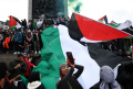 Ratusan Ribu Orang Bela Palestina di London
