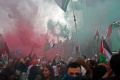Ratusan Ribu Orang Bela Palestina di London