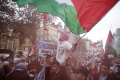 Ratusan Ribu Orang Bela Palestina di London