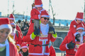 ratusan-sinterklas-ikut-lomba-lari-di-budapest_20231204_073609.jpg